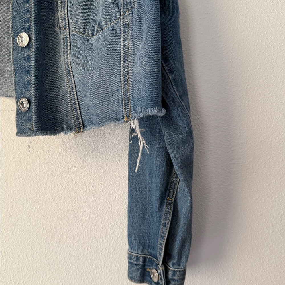 Y2K Forever 21 Women L Jacket LightWash Denim Embroidered Balloon Dog Crop - Picture 2 of 9